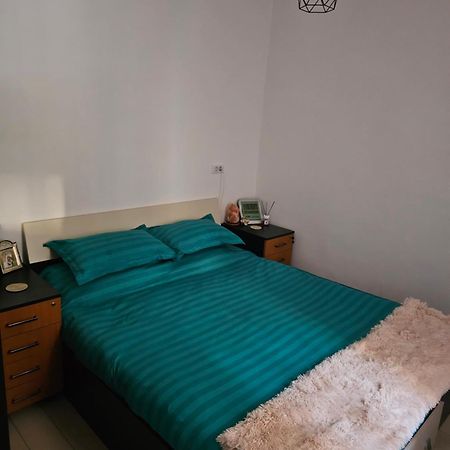 Luxury 1 Bedroom Apartment Roşu 外观 照片